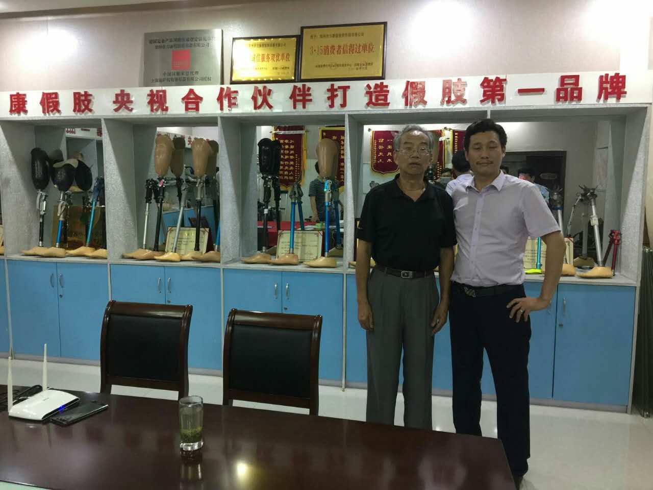 熱烈歡迎張會長到我公司蒞臨指導(dǎo)