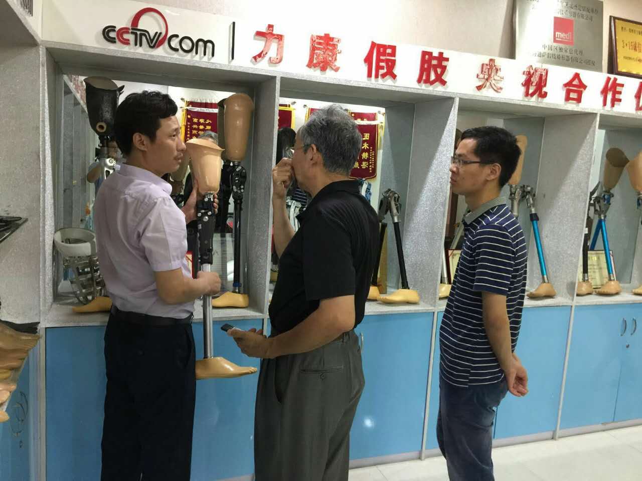 熱烈歡迎張會長到我公司蒞臨指導(dǎo)(圖7)